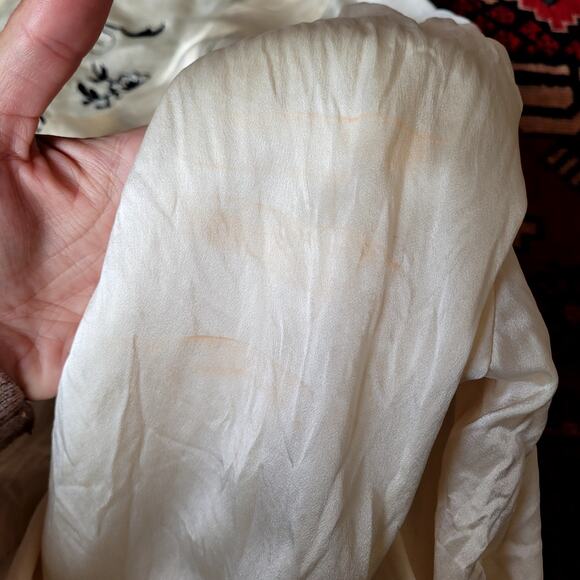 Vtg Victoria Secret Embroidered Robe Ivory Black Flowers Vines - Picture 7 of 8